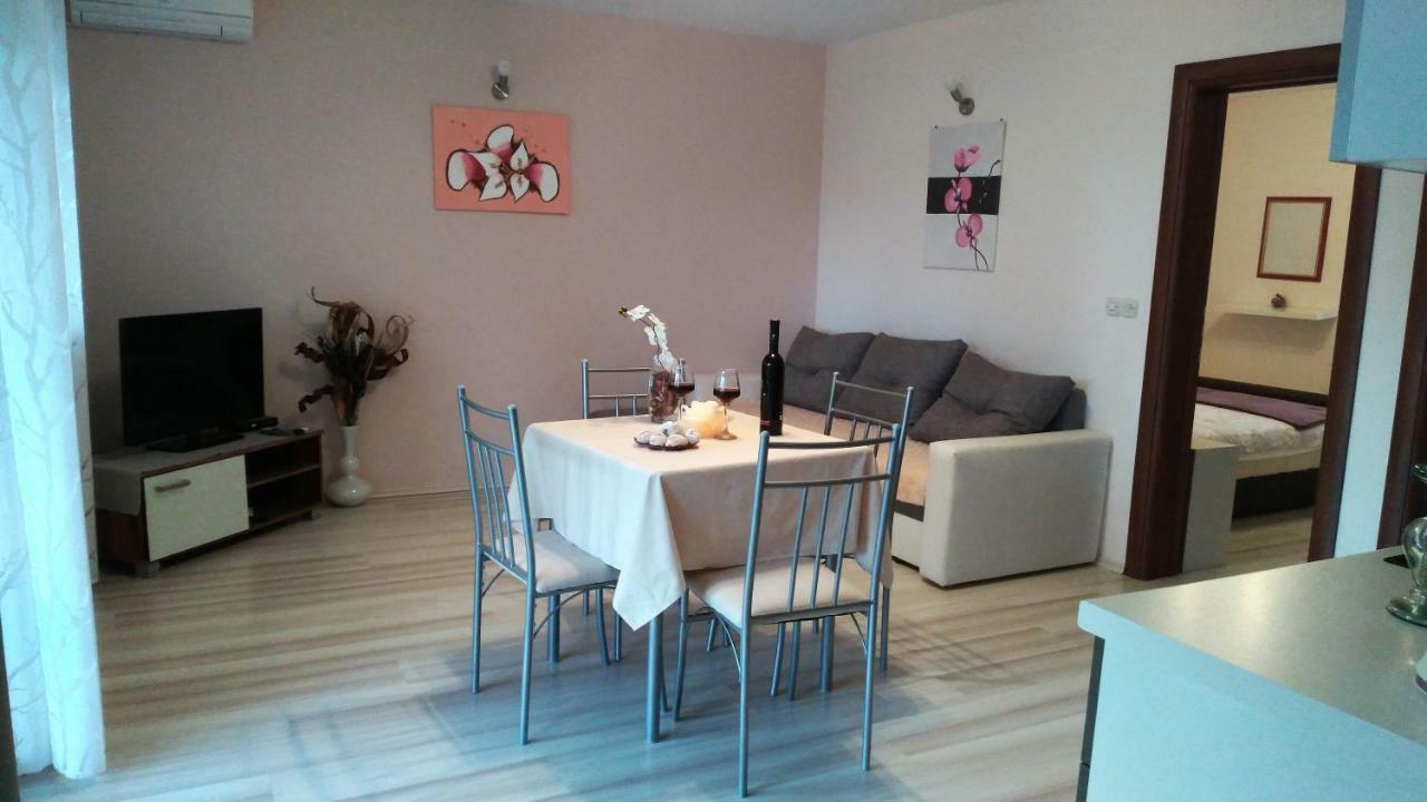Apartments Annie Rogoznica  Ngoại thất bức ảnh